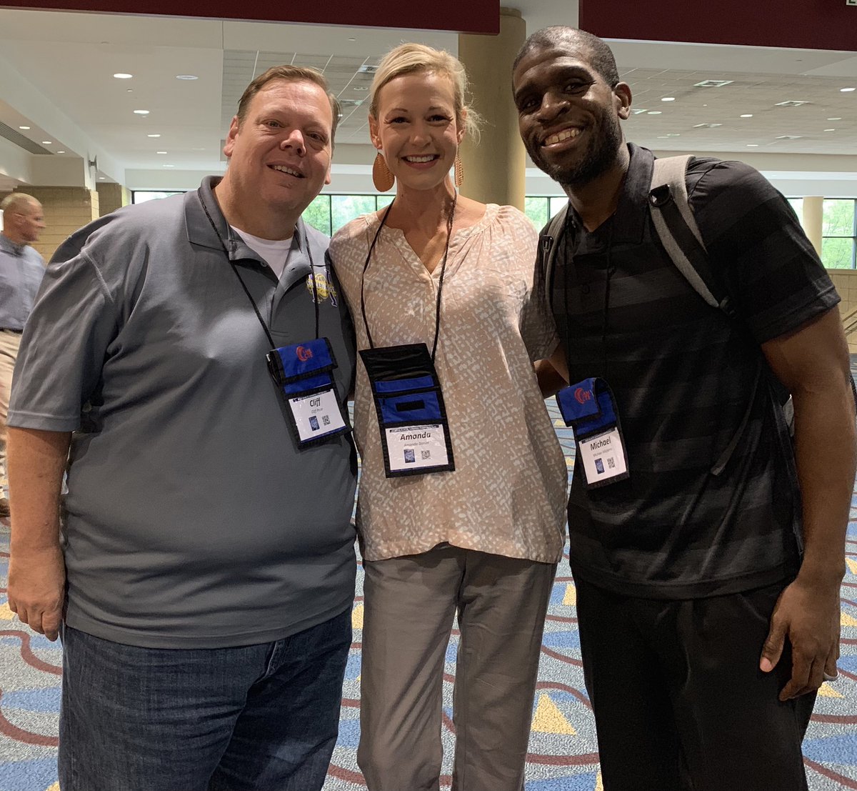 bpspigpen's tweet photo. AACTE Day 2 early this morning. JEFCOED Career Technical Education Teachers arriving with all smiles. Getting prepared for our students with the ALSDE staff at the BJCC. CTE Director Bobby Jackson greeting our teachers as they arrive. @JEFCOED @JEFCOCareerTech https://t.co/sZVnFdvdhu