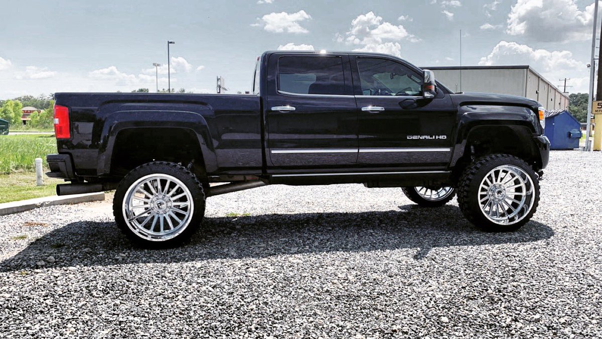 KINGPIN_AUTO's tweet photo. 🔥 26x14 FF Concave @fueloffroad
🔥 37x13.50R26 @furyoffroadtires
#KINGPINAUTOSPORTS #KINGPIN
#fuelforged #fueloffroad #furyoffroadtires #gmcdenali #26x14 #batonrouge #louisiana #truck #trucks #lifted #liftedtrucks #26x14s #37s https://t.co/91n4DBLjBS