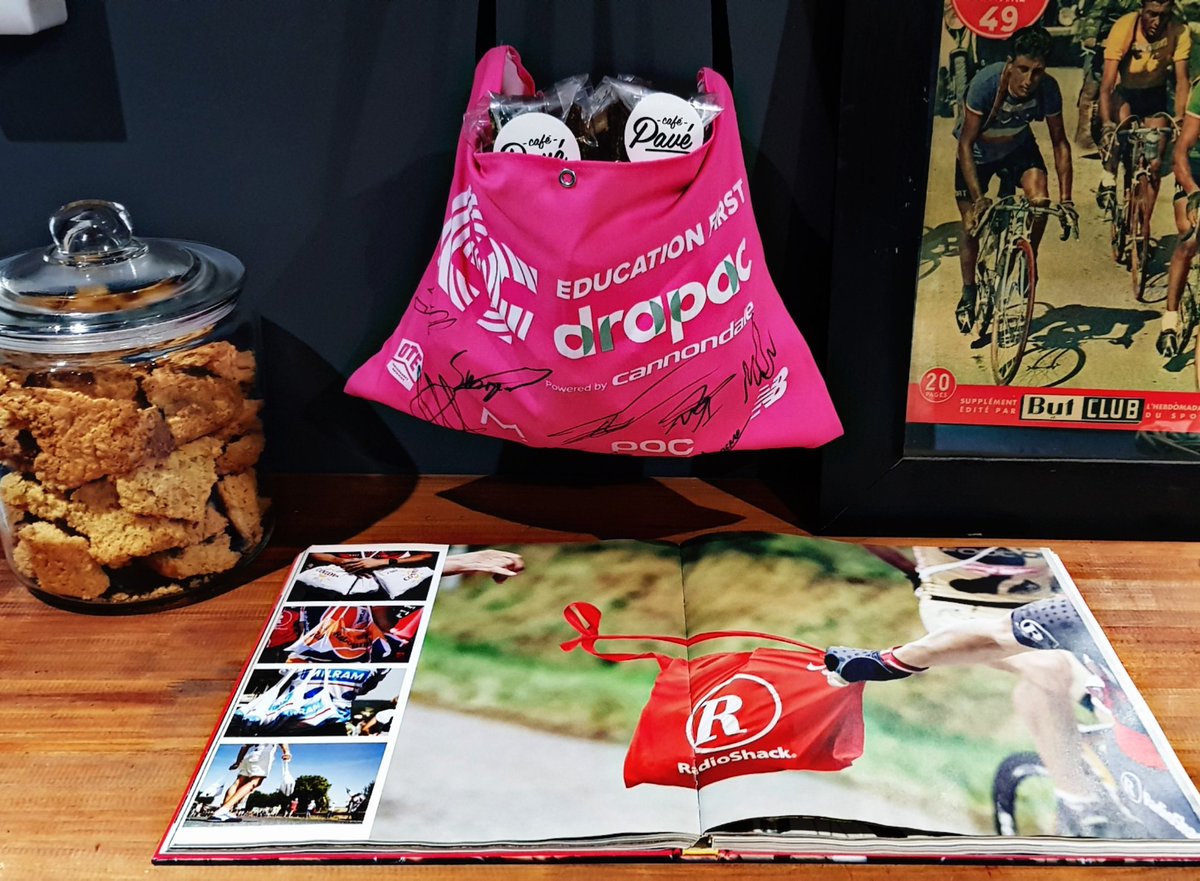 Cafe Pavè tweet media