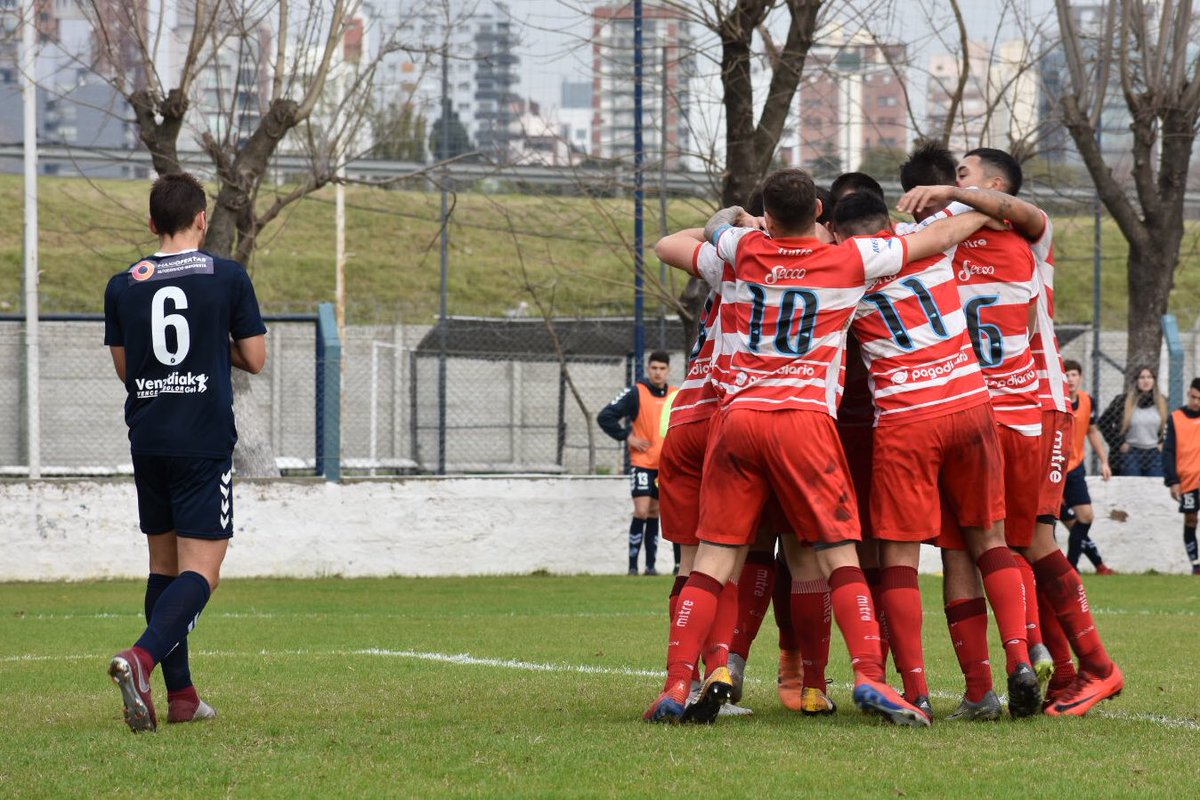 Dealsinaylora's tweet photo. #Juveniles1raN #Cuarta | 14’ Gol de Morón que da vuelta el partido. Santiago Muzzo, en contra, pone las cosas 2-1 para la visita. https://t.co/Roz5wdZSiA