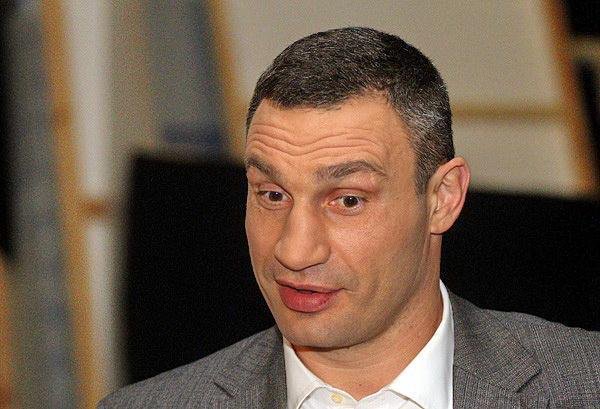 AzarovNikolay_'s tweet photo. В интервью А.Богдан сообщил, что к нему зашел один из «смотрящих» за Киеврадой и предложил $20 млн. в год только за то, чтобы не смещать Кличко с должности мэра.

Вот такие порядки в столице Украины Киеве.

Вот почему за 5 лет в Киеве ничего не построено для киевлян! https://t.co/El3do3oAUf