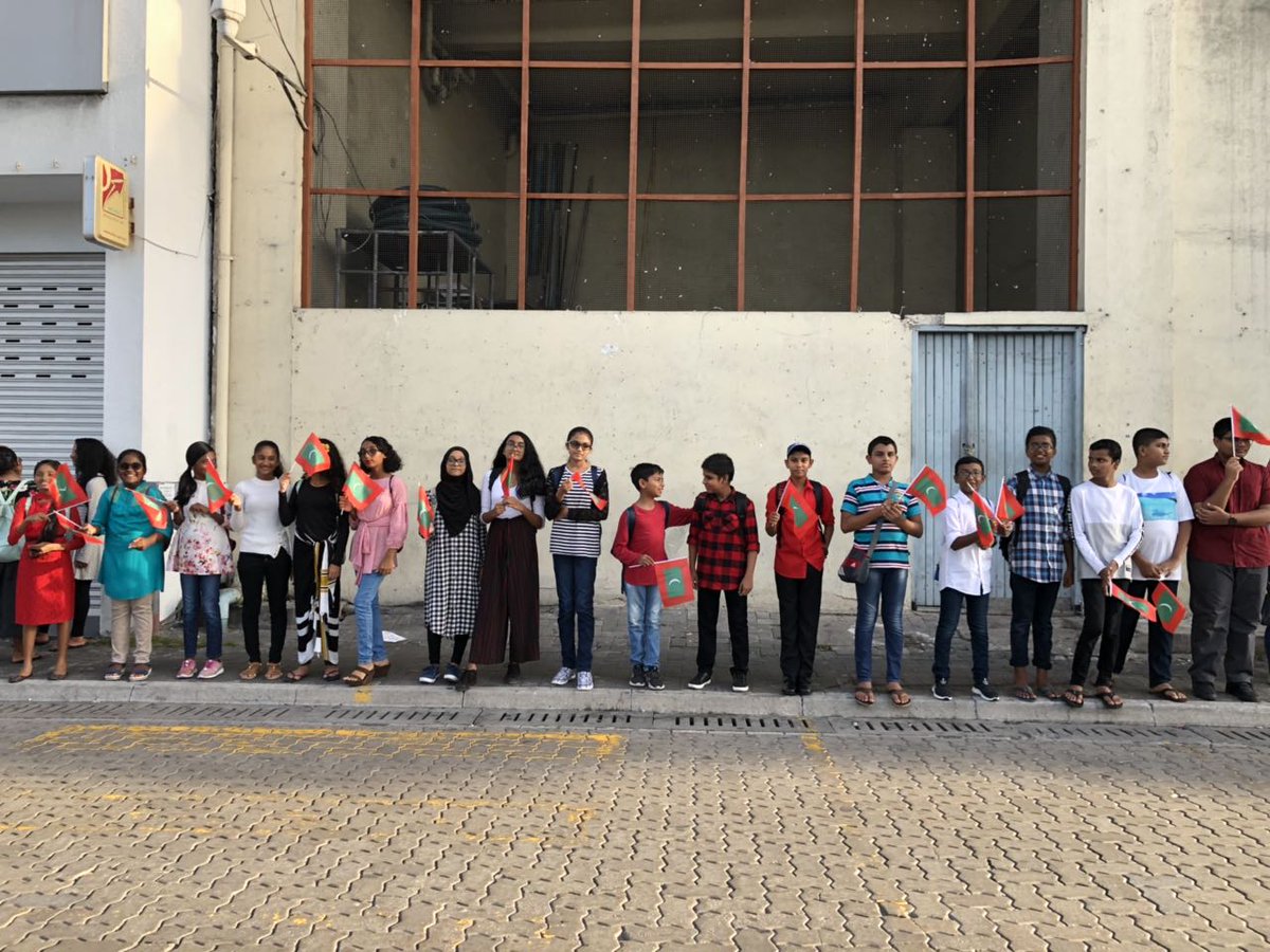 ރަހުމަތްތެރިކަމުގެ ދުވަސް ފާހަގަ ކުރުމަށް ބޭއްވި އަތުގުޅާލުމުގައި ޖަމާލުއްދީން ސްކޫލްގެ ދަރިވަރުން.
@EducationMV 
<a href="/aisthly/">Aishath Ali</a> 
<a href="/HassanM56819295/">Hassan Mohamed</a>