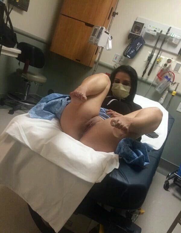 putiyucateca's tweet photo. Unas de la doctora en si consultorio atendiendo a un paciente.. Quien quiere una cita.. @putiyucateca. #putiyucateca #sexyenfermera https://t.co/WYnhG1GUjg
