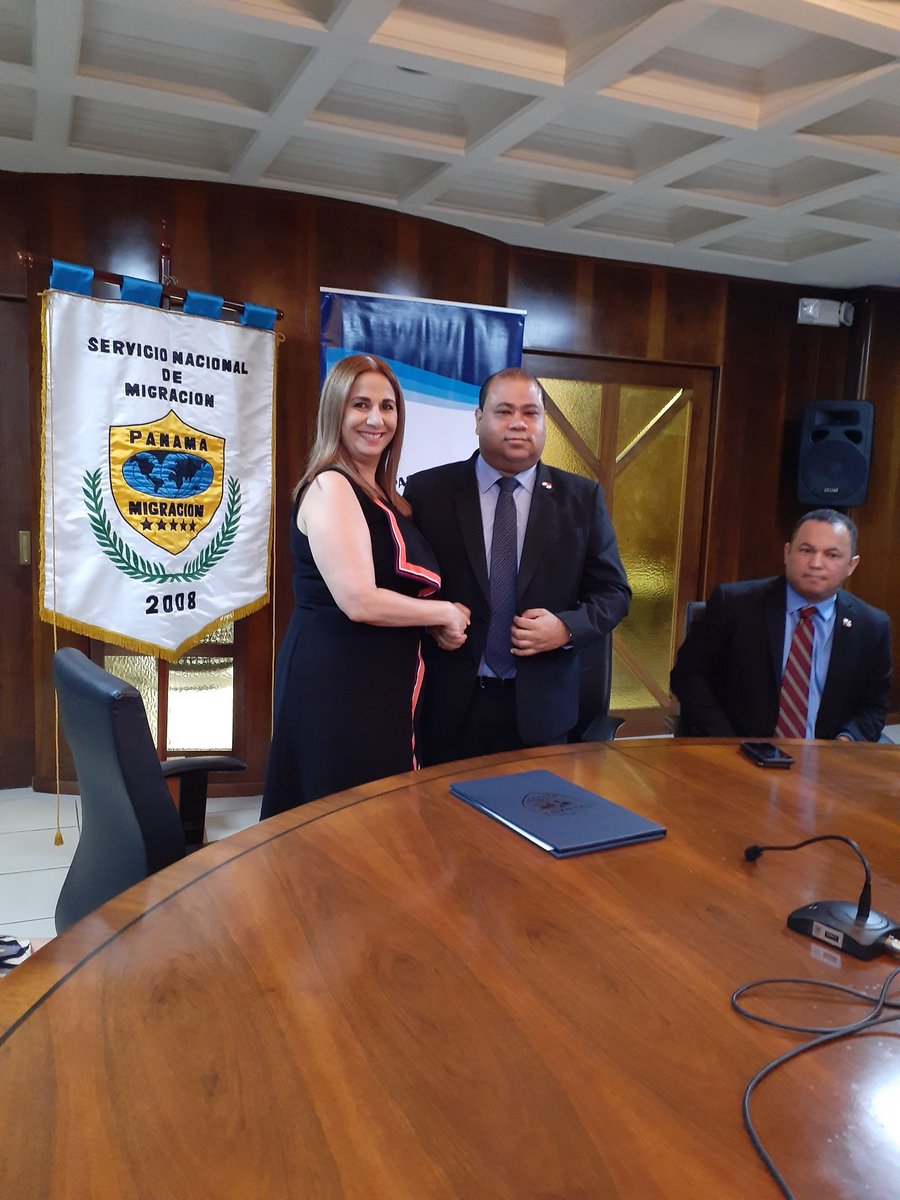 PasaportePma's tweet photo. Hoy @PasaportePanama y @migracionpanama firmaron  convenio interinstitucional de cooperación técnica, administrativa y de capacitación. @OmarAhumada  @Gozainesamira https://t.co/yhOHYf7uTQ