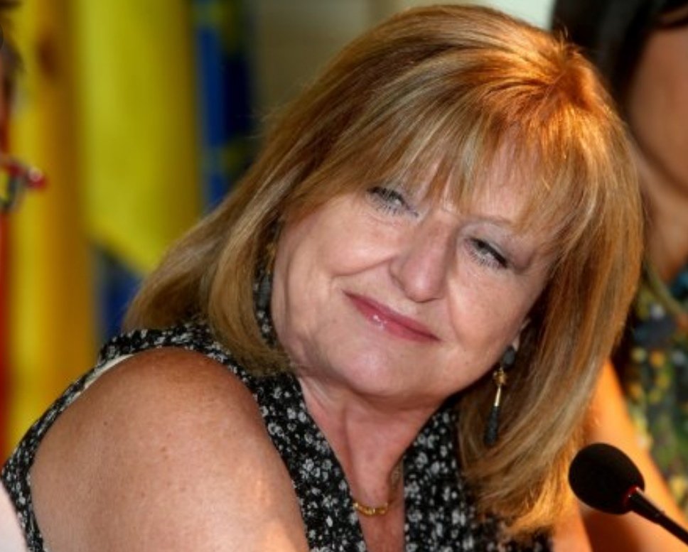 Acaba de fallecer una #pionera del periodismo deportivo. Mari Carmen Izquierdo. Ella abrió el camino. Buen viaje amiga... #maricarmenizquierdo