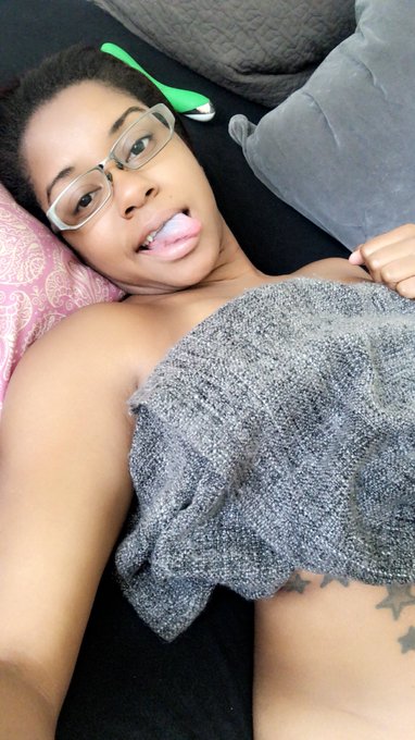 I&rsquo;m still not unpacked from the trip. (suitcase all over the living room!) But I HAVE finally set up<a href="/tag/rt"class="tags"><span>#rt</span></a>