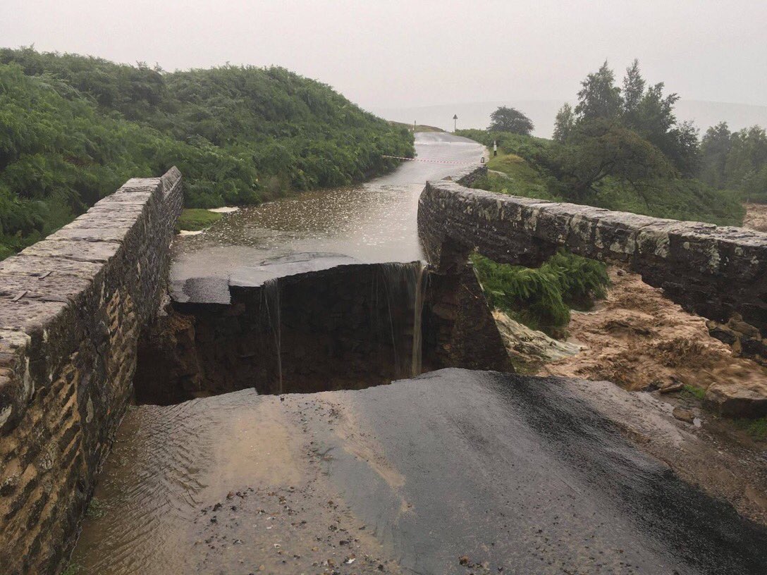 DaveThroup's tweet photo. Huge rainfall this afternoon around Leyburn North Yorkshire 

Our gauge recorded over 50mm in an hour and getting on for 90mm in two.

Impacts inevitable with rainfall of this intensity. https://t.co/6tOX7yS1Cv
