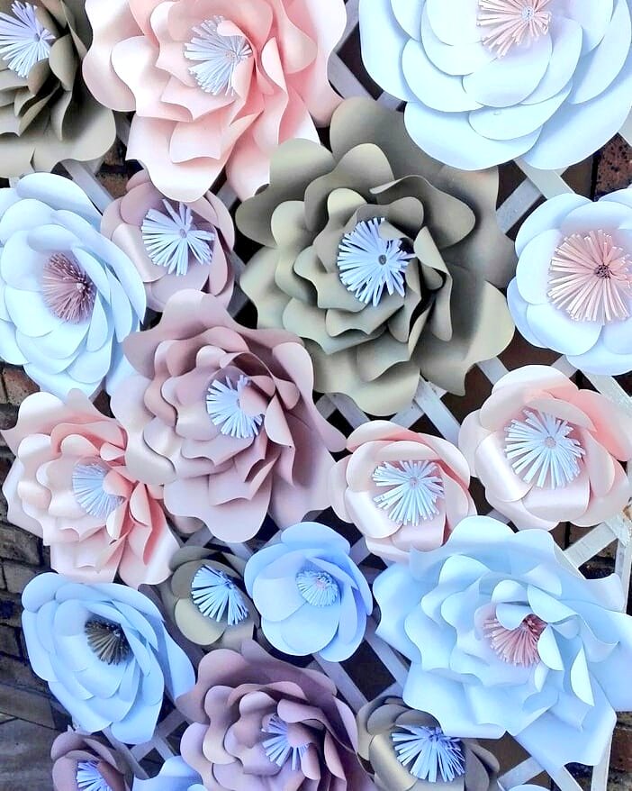 _Paper_Perfect's tweet photo. Peach,Dusty Pink, Gold and White Themed Backdrop Paper Flowers 🌼✂🌼✂❤❤ #paperflowers #backdrop #paperart #papercraft https://t.co/Hd7MmTb1NT