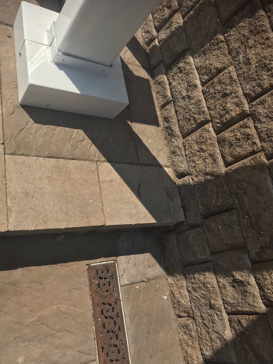 kelse7kelse's tweet image. Back at it again cleaning up leaves!  S/o Charlie #pooloftheweek @CrystalAquatics @Lovesummertime8