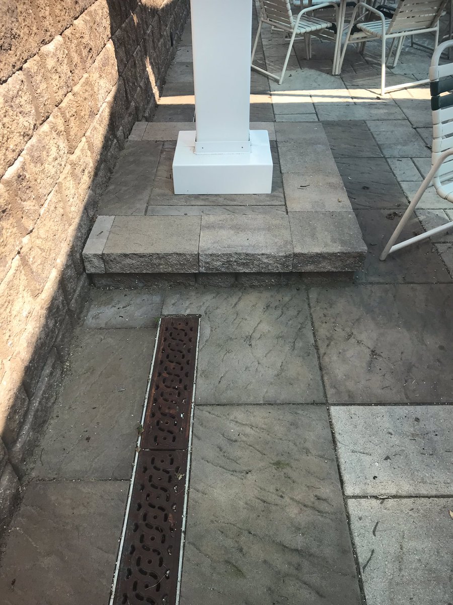 kelse7kelse's tweet image. Back at it again cleaning up leaves!  S/o Charlie #pooloftheweek @CrystalAquatics @Lovesummertime8