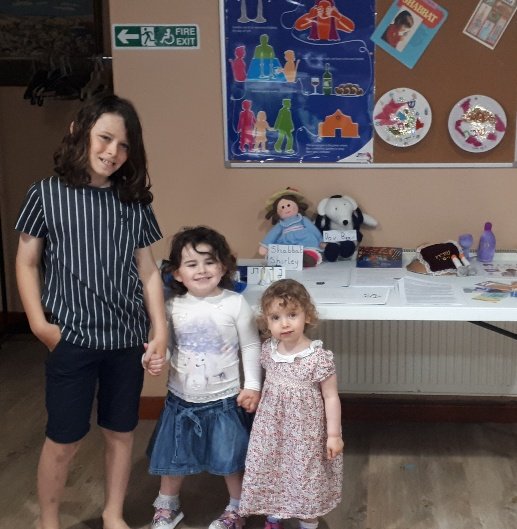 HarlowJewishCom's tweet photo. Pupils getting creative at our first ever Saturday morning classes for kids #cheder https://t.co/2ziTCTSGVA