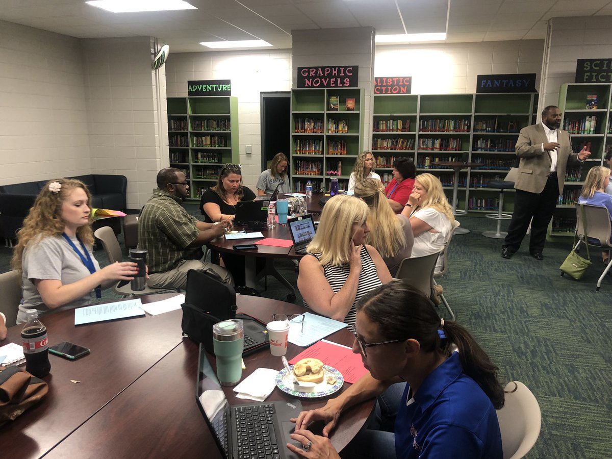 𝔼𝕧𝕖𝕝𝕪𝕟 ℂ𝕠𝕗𝕗𝕖𝕪 tweet media