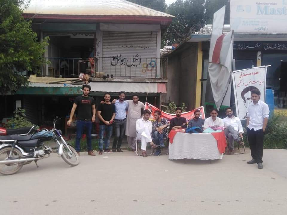 JammuNational's tweet photo. علم              جدوجہد              فتح
30جولائی2019
راولاکوٹ
پاکستانی زیر انتظام جموں کشمیر کیپٹن حسین خان شہید پوسٹ گریجویٹ کالج راولاکوٹ میں جموں کشمیر نیشنل سٹوڈنٹس فیڈریشن کا داخلوں کے سلسلے میں راہنمائی و رکنیت سازی کیمپ...... https://t.co/9Y0Nu0BX6v