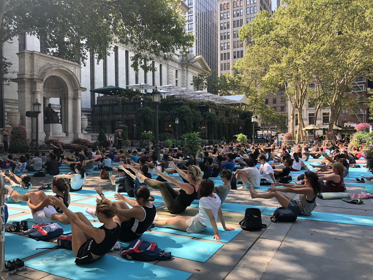 EKarimnia's tweet photo. Not having a fixed image, permanent use or long-term beneficiaries; that's the way to transform #publicness of city spaces. #EmbodiedExperiences #temporaryuse #publicspace #NYS #BryantPark #righttothecity @sethalow
@PPS_Placemaking https://t.co/g11vgQ42LZ