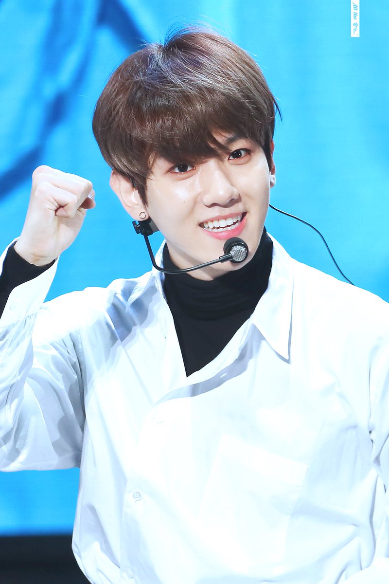 moonlight6188's tweet photo. @_PowerOfEXOLs @weareoneEXO We can do it together. Fighting EXO-L 
#MGMAVOTE #EXO @weareoneEXO https://t.co/RuBpriJA8h