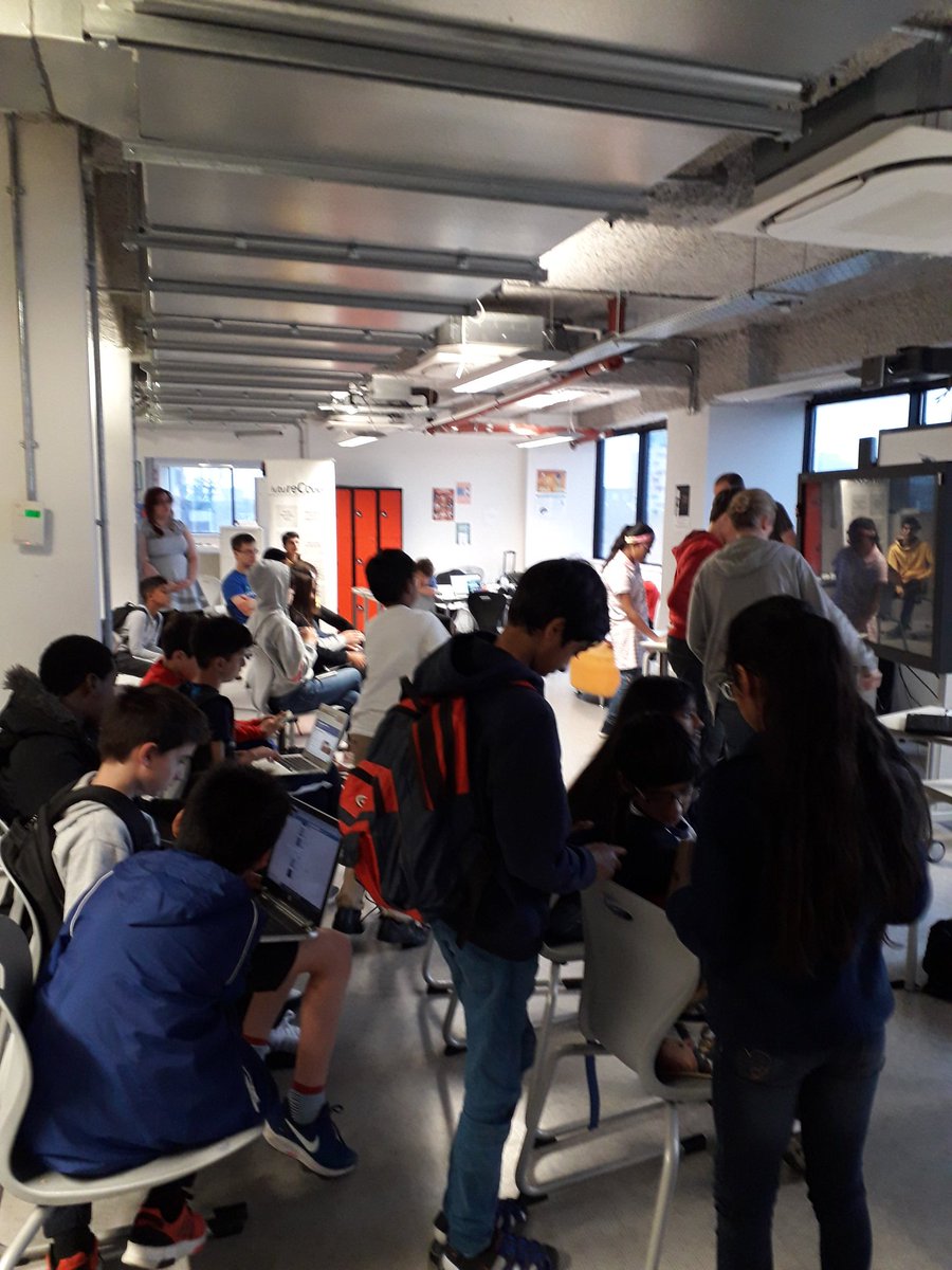 futureCodersSE's tweet image. #FestivalOfCode show and tell.  Some amazing projects being worked on by the young coders.  So pleased to have been able to take part.  Well done Zaryab for presenting some futureCoders work.