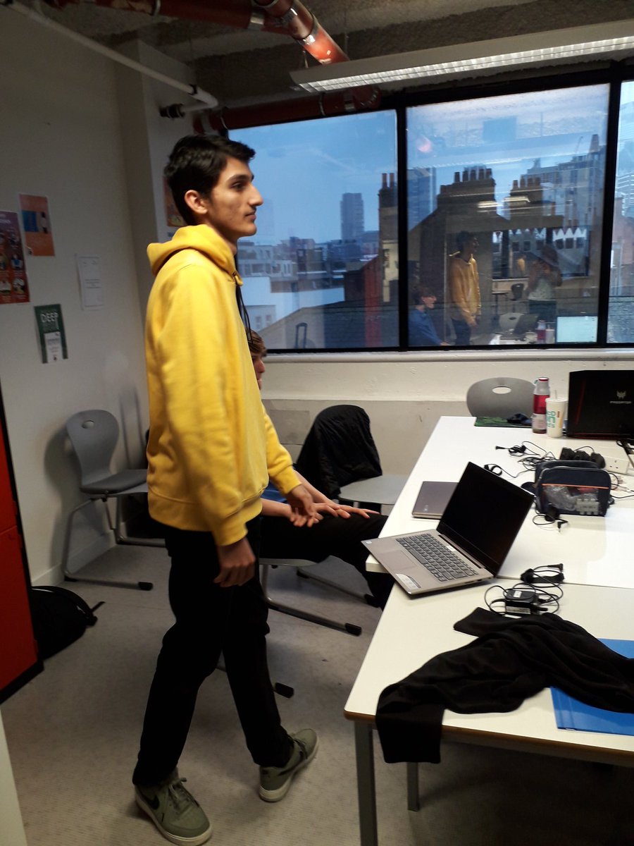 futureCodersSE's tweet image. #FestivalOfCode show and tell.  Some amazing projects being worked on by the young coders.  So pleased to have been able to take part.  Well done Zaryab for presenting some futureCoders work.