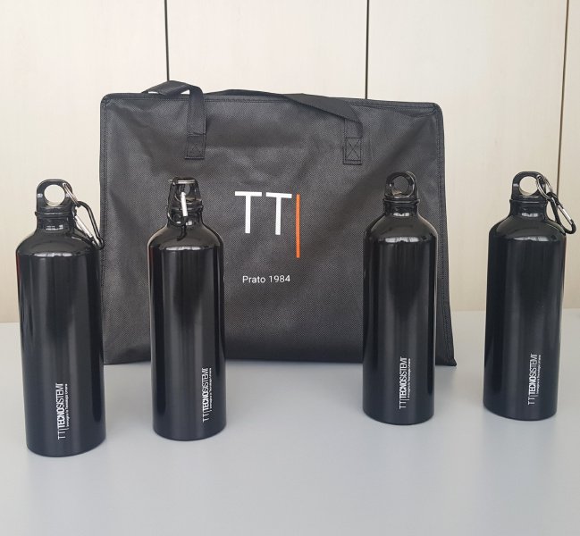 Progetto TT|Plastic Free:Borracce in alluminio TT Tecnosistemi per il personale aziendale, nell’ottica dell'impegno verso la sostenibilità ambientale. 
Dipendenti, collaboratori ed ospiti riempiranno le borracce ai 4 erogatori di acqua depurata nei nostri uffici.
#plasticfree
