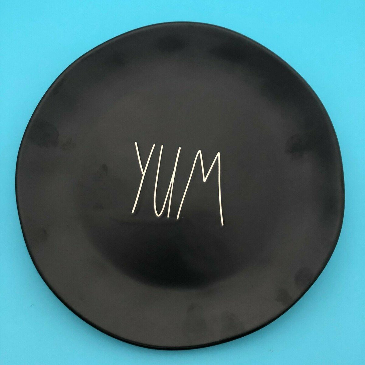 Have you broken one of your Rae Dunn Plates and need a replacement? Take a look - Dunn 'YUM' Black Dinner Plate New 11' diameter ebay.com/itm/2739492510…
#raedunn #raedunnplates #raedunndecor  #raedunnlove #raedunncollector #raedunncollection #raedunnmagenta #homedecor