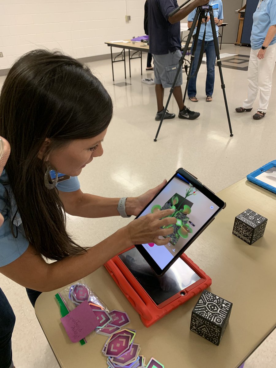 MrsSandersSquad's tweet photo. Playing around with these awesome Merge Cubes! Can’t wait to try these out with my students this year! #ShelbyMerge19 https://t.co/Ygd2h1g7bK