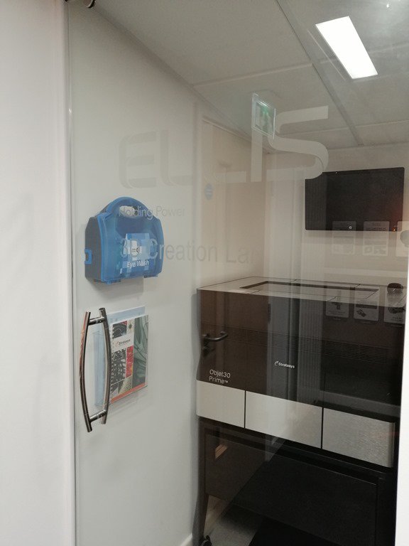 EllisPatents's tweet photo. #BehindTheScenes at #holdingpower… introducing our new #3D printer - the @Stratasys #Objet30 from @TriTech3D. It enhances our ability to react extremely quickly to bespoke customer requirements, and means we can develop new designs and solutions within compressed timescales. https://t.co/UWSohlVOoO