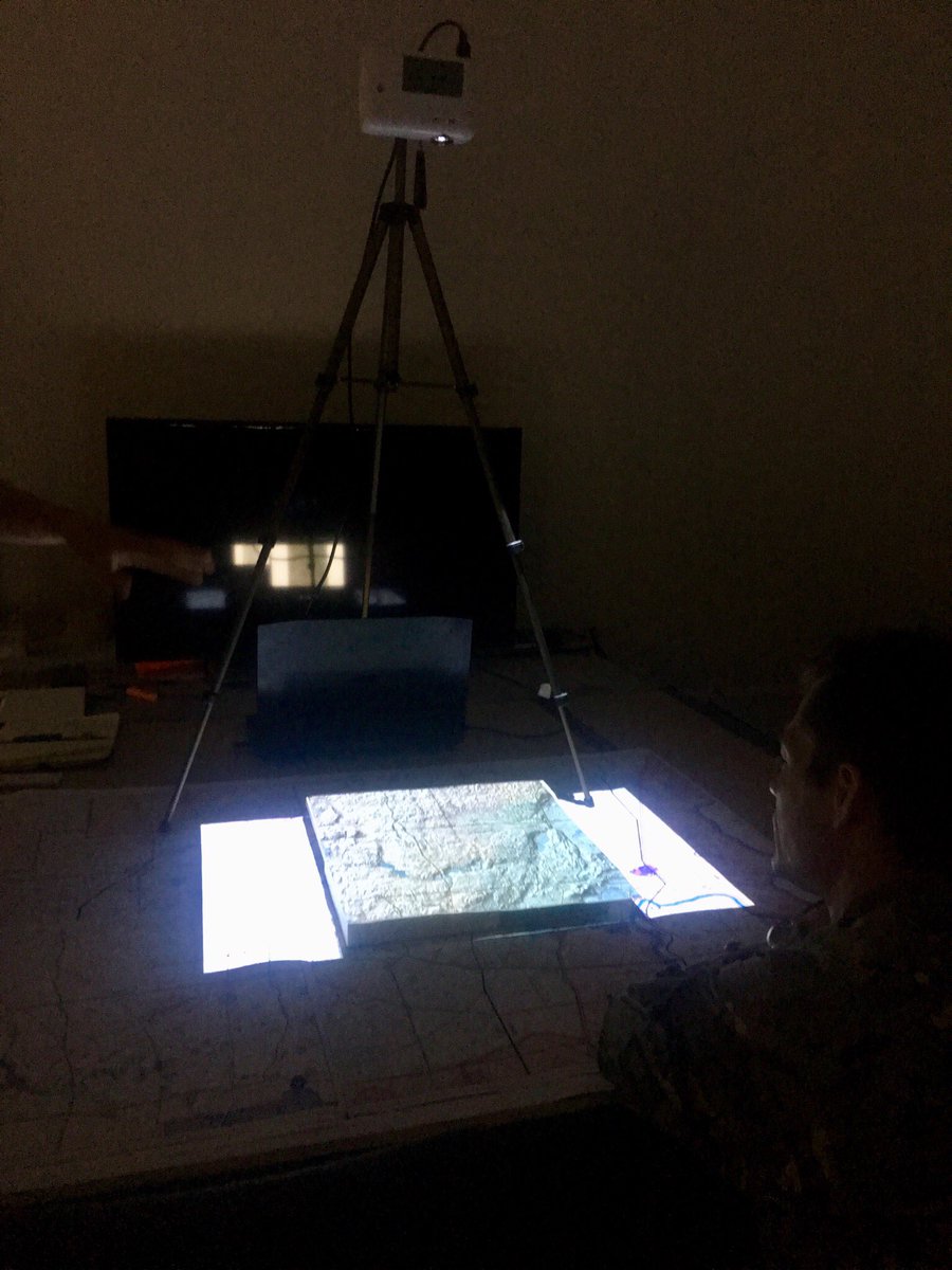 22EngrRegt's tweet photo. Whilst @52AES prepare to innovate & adapt on #Mission1 having completed #MissionZero & supported @FirstFusiliers BG CTC4 validation, Int Offr @22EngrRegt & @TheIronFist Geo Cell brief @dom_biddick on innovative use of #3dprinting & #3dflythrough for terrain visualisation
#Ubique https://t.co/dHv7LHOobB