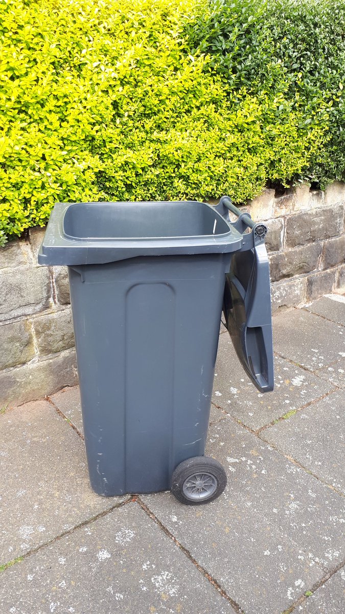 CosmicIntrovert's tweet image. Refuse collection team leave Swindon Rd, B17 in a mess again. Bin lids left open and scattered on the pavement and in front of cars. Dossapointing and not acceptable @BhamCityCouncil @BCC_Help @PreetKGillMP