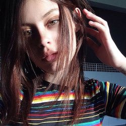 anxtheremogurl's tweet photo. Hoy le toca cumplir años a esta bitchface. Le toca soplar velitas y seguir cumpliendo más años (y conmigo a su lado, pls)
Hay poco más que pueda decir que no sepa ya, pero no me cansaré de deírselo: I love you so much. 
El regalito te lo tendré guardado hasta esta noche 😘❤️ https://t.co/0XOsoIuMbp