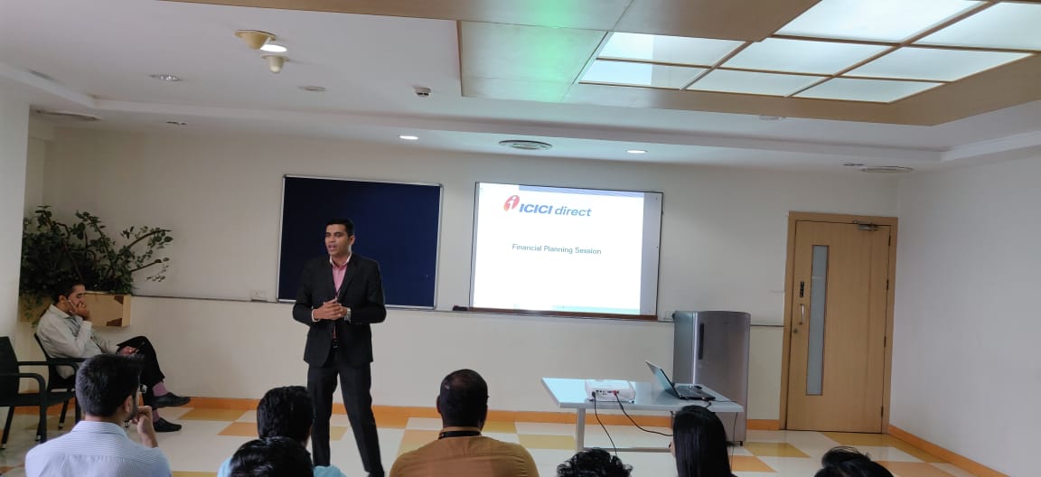 ScrumStart's tweet photo. "An investment in knowledge pays the best interest" - Benjamin Franklin.
Here's glimpse to the Insightful finance session for the #ScrumStart team.
#financesession #TuesdayThoughts #tips #investment https://t.co/RztGvLxZNm