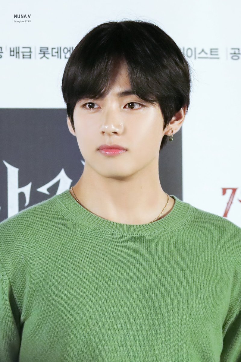 _nuna_V's tweet image. 190730 사자 VIP 시사회 포토월
우리 태형이 얼굴이 영화네😍❤️
#이삐사진전 #태형 #뷔 #방탄소년단뷔 #BTSV #TAEHYUNG @BTS_twt