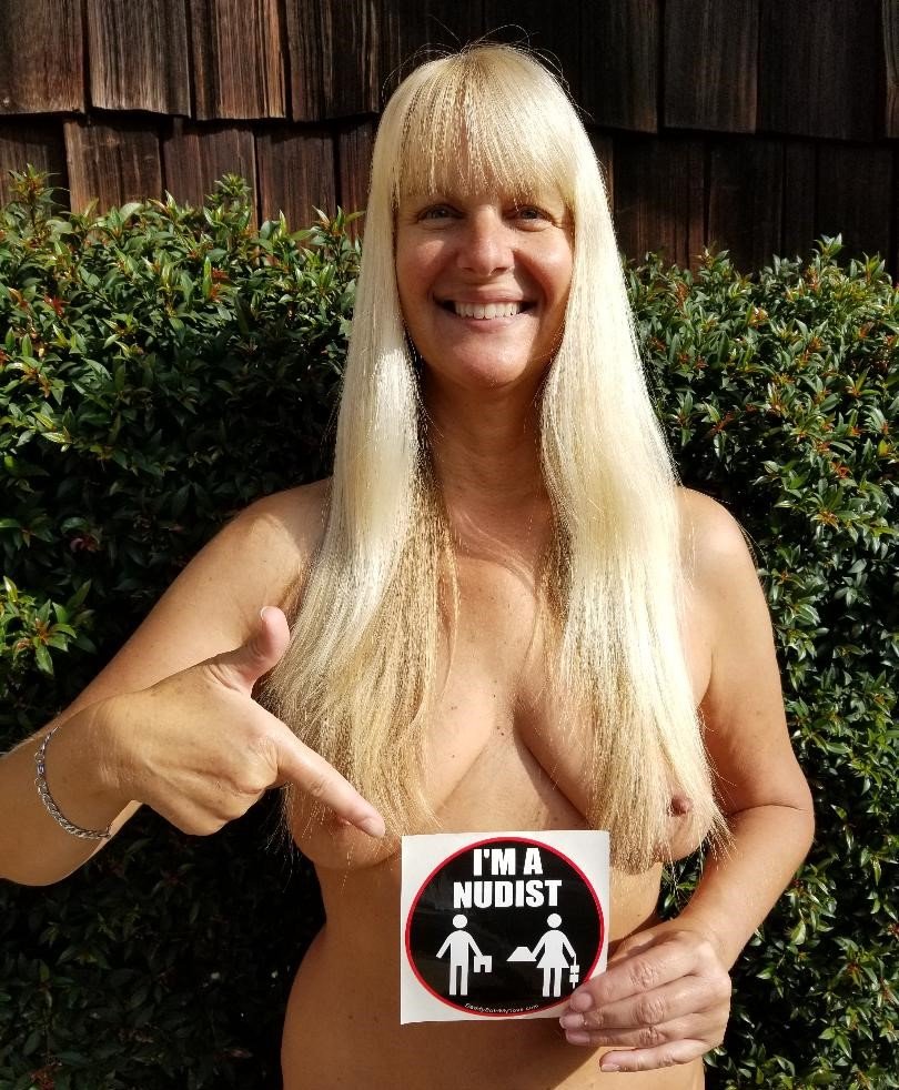 TrueBlueNude's tweet image. I am a proud #AANR member and am often on the AANR West 👣@aanrWESTorg Twitter feed. I would appreciate it if you could like/retweet those posts to show my support for this great organization. Thank you!💓 #nudeinnature #nudeisnatural #loveAANR