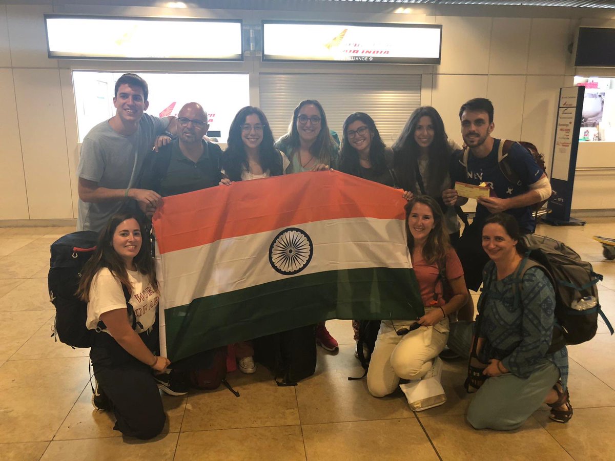 sscc_iberica's tweet photo. Comienza la aventura del voluntariado internacional... #India2019 ¡Buen viaje chicos! #VeranoSSCC https://t.co/AIkZ09Pf73