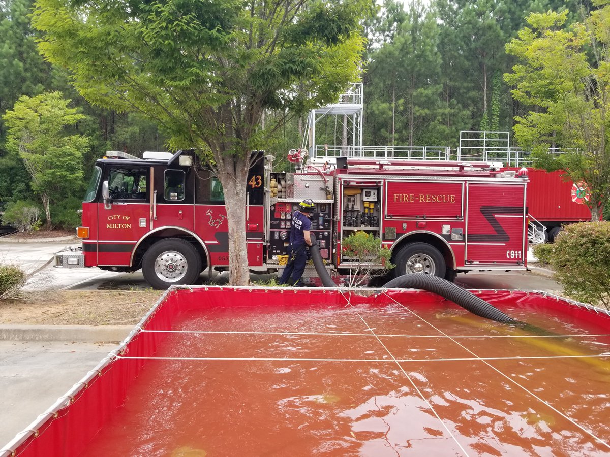 MiltonFire30004's tweet photo. Today is #pumptraining for our #MiltonFirefighters #AlwaysTraining #StaySafe https://t.co/TvqZGaJhDb