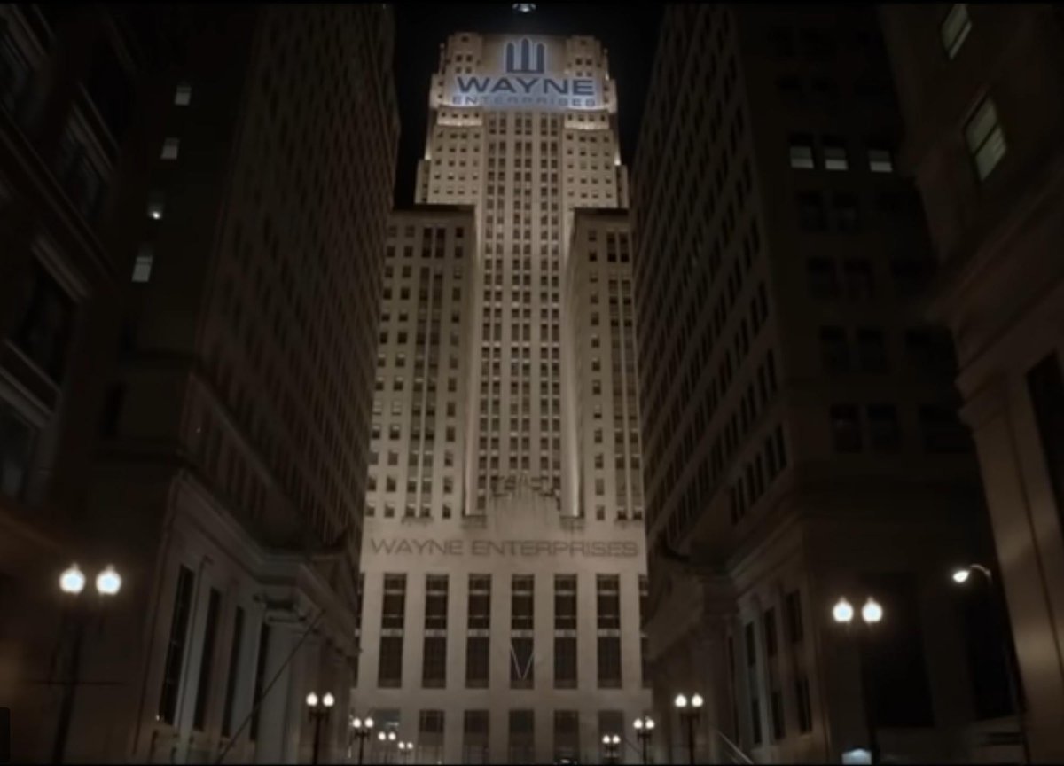 cbotbuilding's tweet photo. 141 W Jackson was featured as Wayne Enterprises headquarters in the 2005 film, Batman Begins. It's being showcased again in the new TV show, Batwoman, premiering later this fall on the CW.
#141WJackson #CBOTBuilding #glenstarproperties #batman #batwoman #dc #superhero #cw https://t.co/nJBINOnXK2