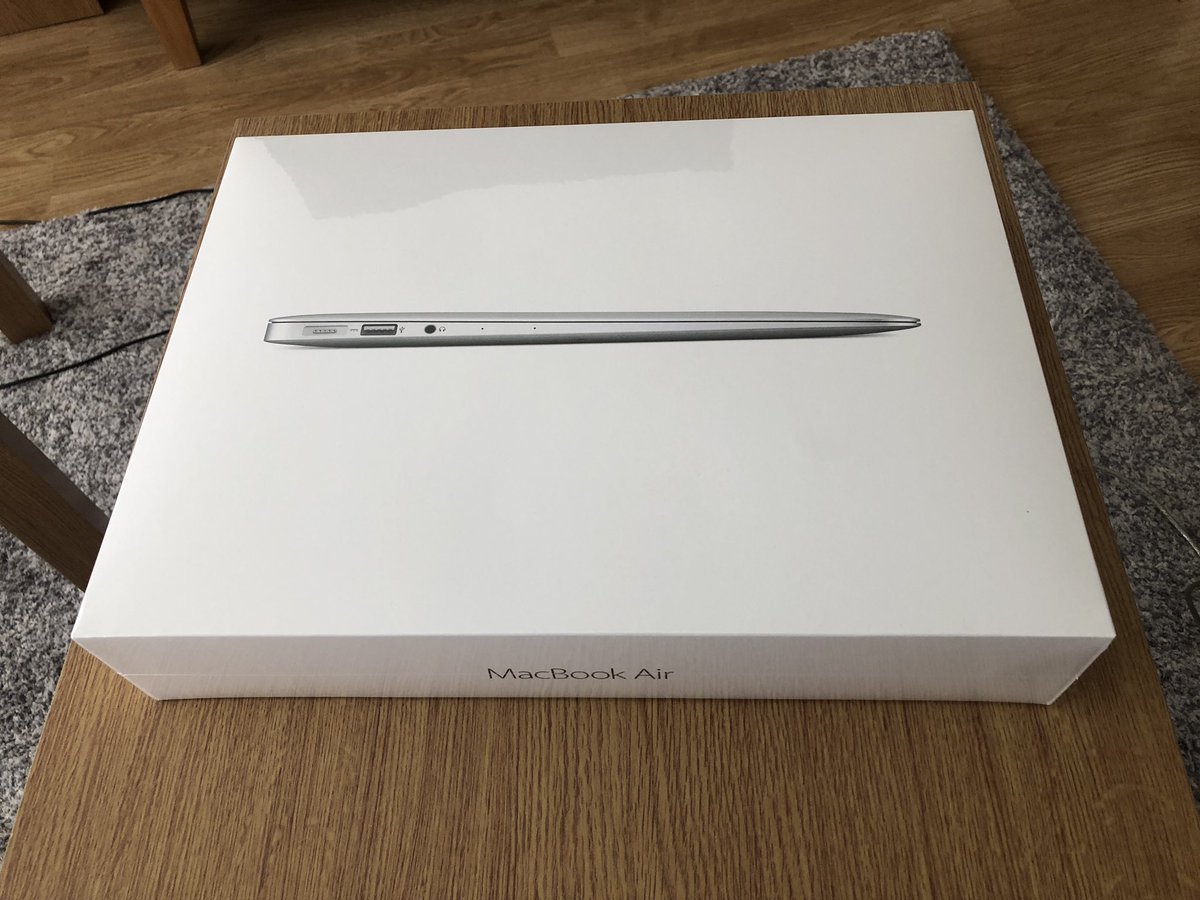danielmatthews8's tweet photo. My new laptop has arrived.
Iโm very excited! #TECHEAD ๐ป https://t.co/aASUkK20Kj