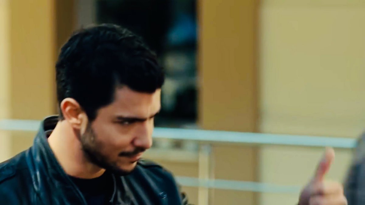 starsdaance's tweet photo. Müjde and Kaan the friendship we all deserved but never got. https://t.co/OzUXZtJH9f