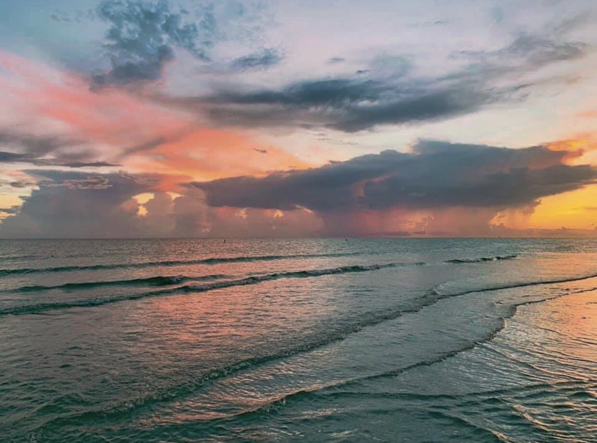 Cherish every sunset by @kassynova8