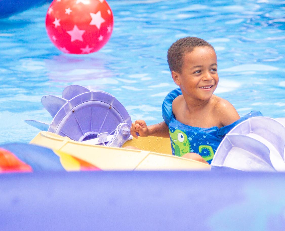 So many smiles, so many amazing friends! We love seeing our #SonshineFamily grow closer every day.