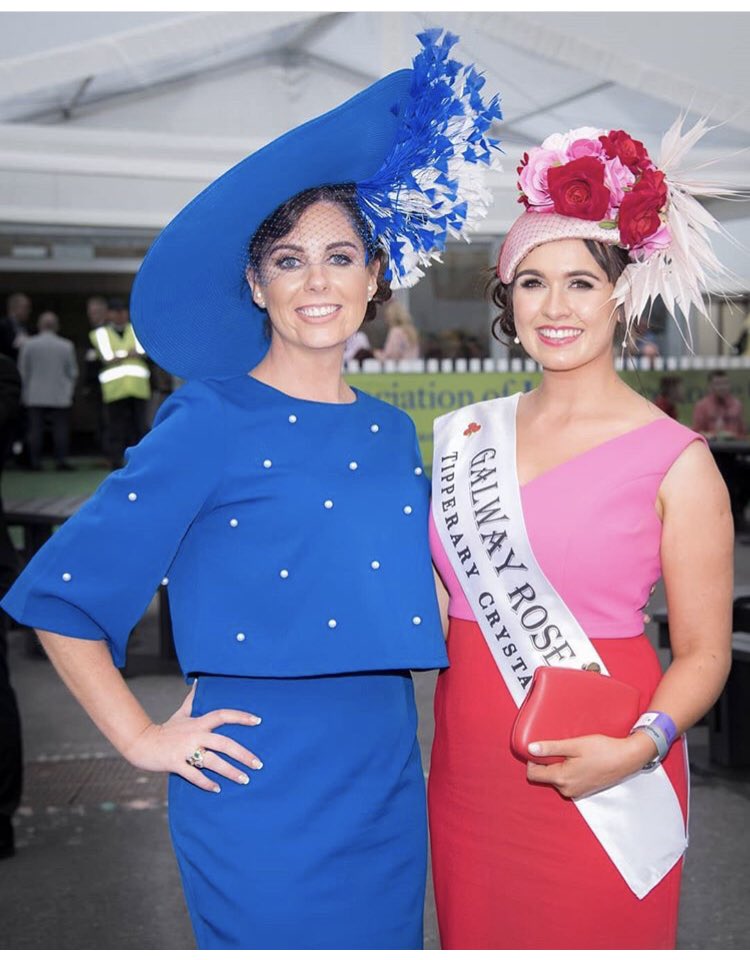 GalwayRose_'s tweet photo. Thanks #bowetography for stunning pics of #GalwayRose Órla, headpiece designer @Gduggandesigns & #Galway Rose Team🤩Órla wears #gúnadeas @loughreaonline 👗 @CatwalkHQ ☀️ @TippCrystal 💎 @NBNGalway 💅🏻 #glitzibitz 💼Hair&MakeUp #evshairandmakeup Thanks @ClaytonGalway for hosting us https://t.co/XPbCxtDRJJ