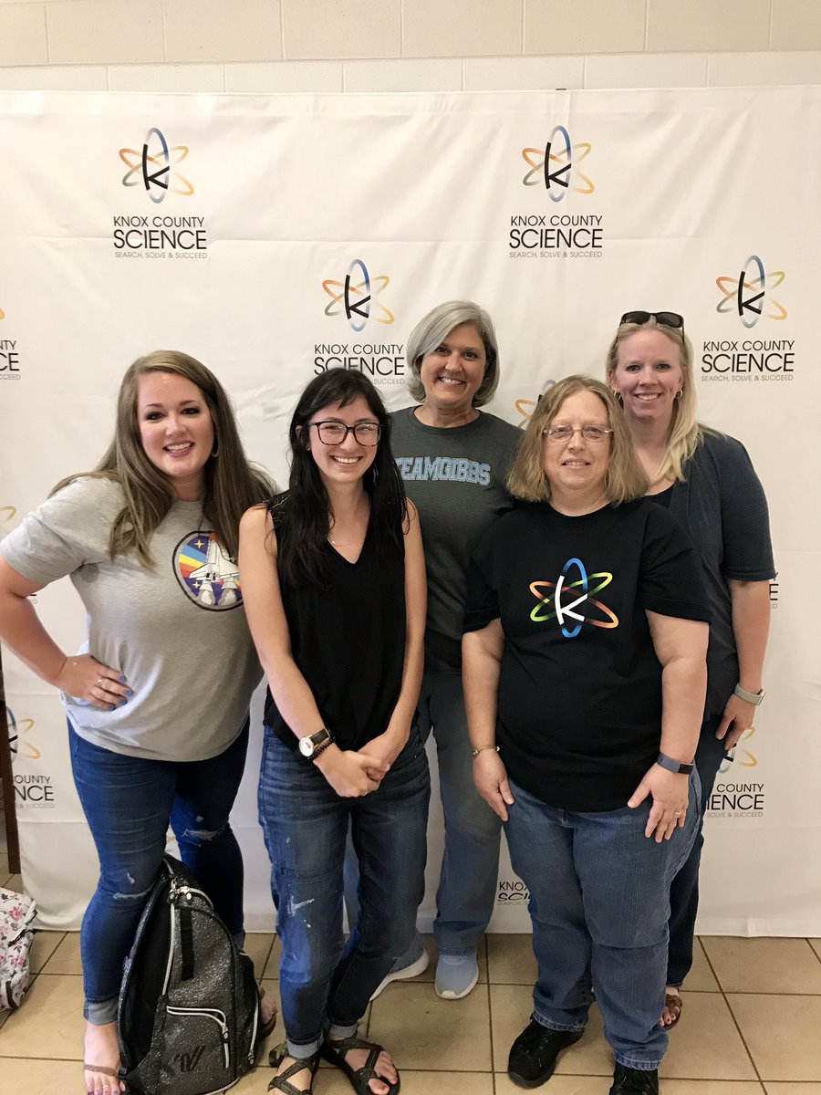 LynneBerney's tweet image. Gibbs science teachers loving DLD day! #kcsscience2020 @MrsLong_GMS @PrincipalCWhite @KCSScience @RobertsonSciTch