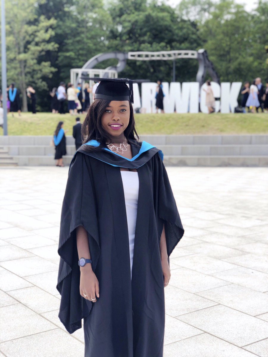 Just_Haze_'s tweet photo. I needed a minute to just deep it... By God’s good grace, I graduated from The University of Warwick with a BSc (Hons) in Accounting and Finance😭 I couldn’t have done it without the amazing friends and family that supported me. I am incredibly blessed and highly favoured 🙏🏾❤️🎓 https://t.co/S492Rff0Bd