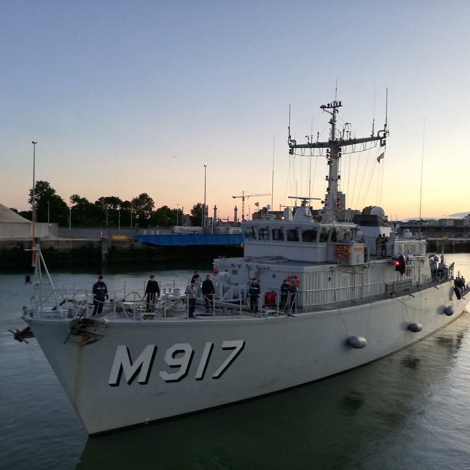 Commandant_Cstr's tweet photo. 02/07: #P901 Preparing for #Amphibious exercise of #68Cie Genie Amfib towith #M917 #Crocus during the night. Starting in Ostend, ending in Zeebrugge @BelgianNavy @Belgian_Army https://t.co/HrUp96RSc2