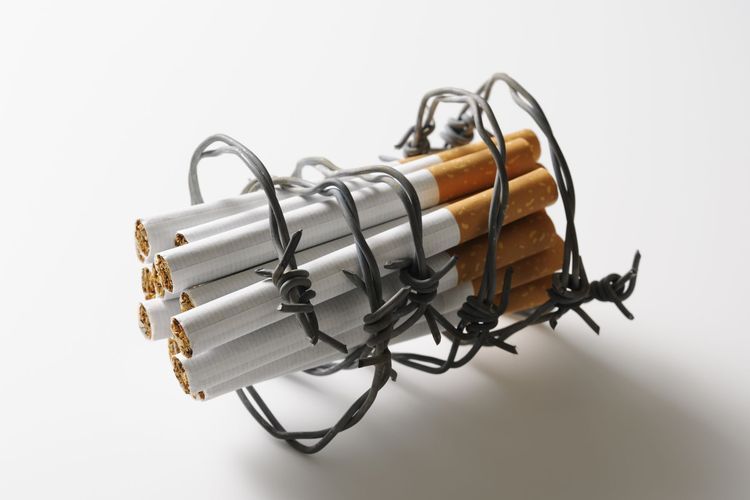 SmokingApp's tweet photo. Make your home a safer place for friends and family WITHOUT second-hand smoke! ditch smoking today! #quitsmoking https://t.co/2zCMMDO9RA