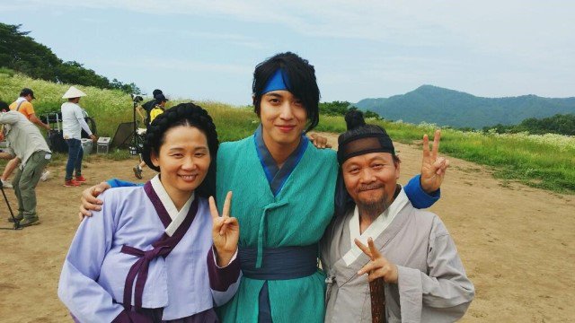 sofyyyyy_____'s tweet photo. 이 사진 아시는 늙은이 분들은 알티해주시길 바랍니다 https://t.co/bNzNJQvrxH