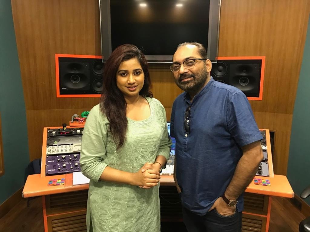 SGFCSL's tweet photo. After the song #NeelDigante from the bengali film #Gotro , @shreyaghoshal
has recorded another song for this film ❤ 

SONG -#BaishnobSeijibon 
MUSIC - @onindochatt https://t.co/2kQPK3z4Xm