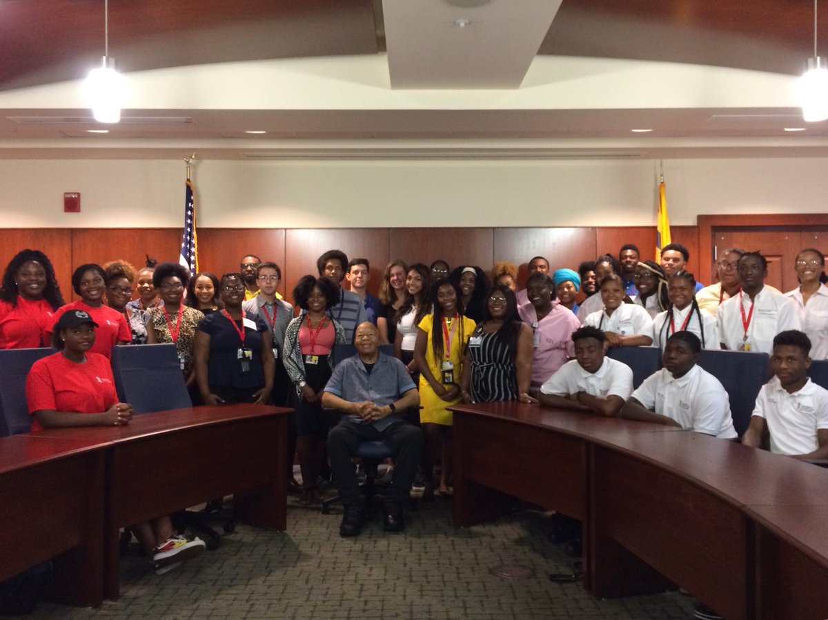 I had an amazing time today with students of the @UofMaryland Summer Bioscience Internship Program and the Youthworks Program. Upon my urging 11 years ago, UMB started the Internship Program to give students in my district hands on experience in the health and science fields.