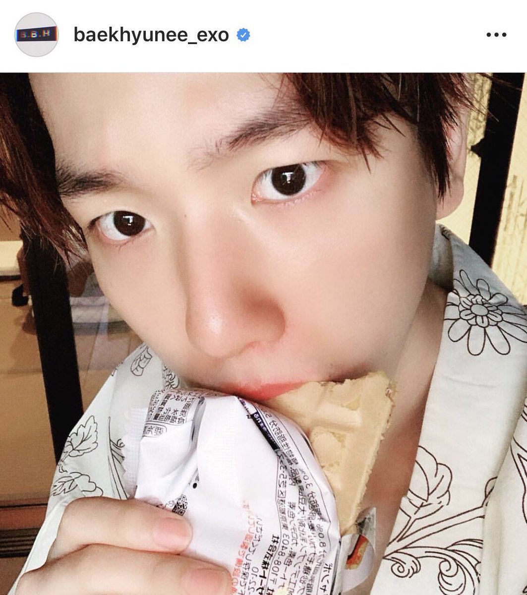 baekhyun captioning his vaca pics with  #catchingupwithsuhohyung after seeing junmyeon’s spam, he just wants to impress him 