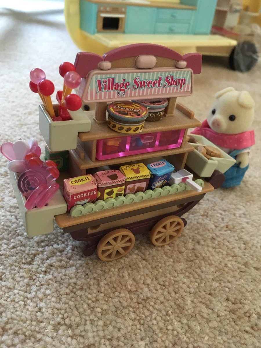 combustoble's tweet photo. ‘do u want to come over and play sylvanian families?’ https://t.co/MkNRHWChCT