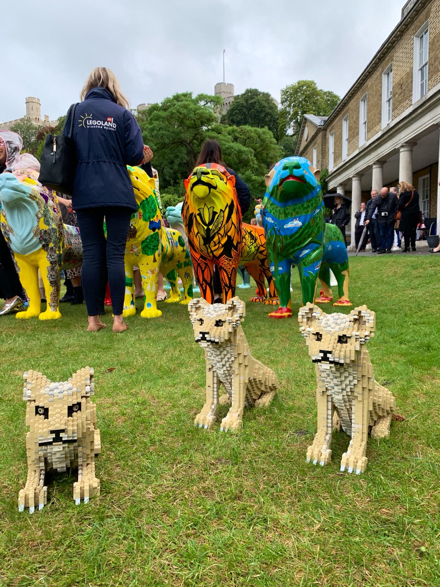 Fantastic media launch with my sponsors <a href="/thegalleryatice/">The Gallery at Ice</a> in Windsor today for #LionsOfWindsor!

Awesome to see my #LifeLion sculpture again, especially with the rest of the colourful pride (inc <a href="/WelshGuards/">Welsh Guards</a>) before the official launch on August 10! 😃