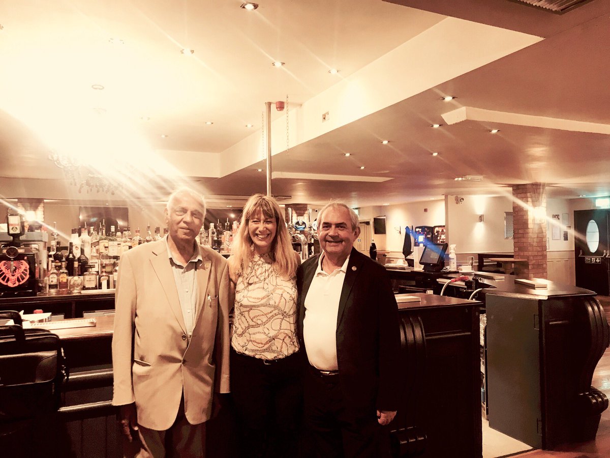 tallykoren's tweet photo. I feel so supported by the 2 previous Mayors of #Rugby Tom Mahoney & Ramesh Srivastava as you can see in my smile.I met them to speak about #VisionofHope event & it’s going to happen #culturefirst #communitycomestogether #interfaith #interfaithdialogue #peace #bridgingcultures https://t.co/AJ3mUsdR2Z